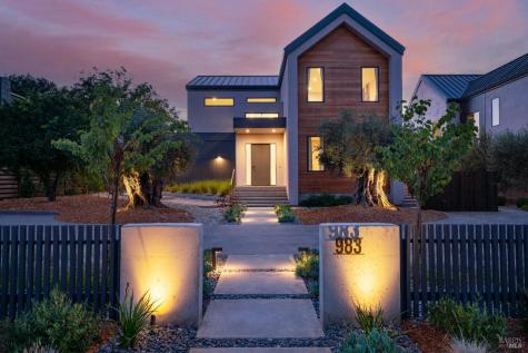 983 Grove Street Healdsburg CA 95448