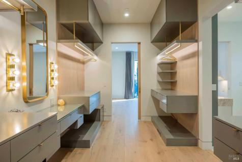 983 Grove Street Healdsburg CA 95448