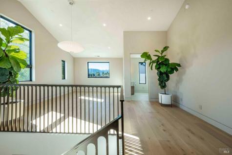 983 Grove Street Healdsburg CA 95448