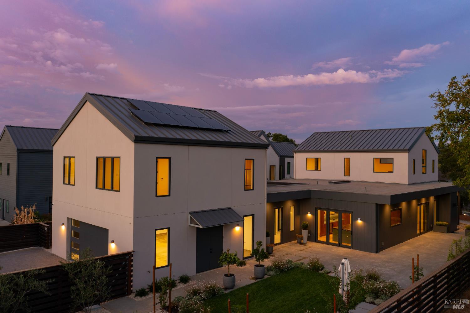 983 Grove Street Healdsburg CA 95448