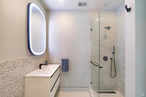 983 Grove Street Healdsburg CA 95448