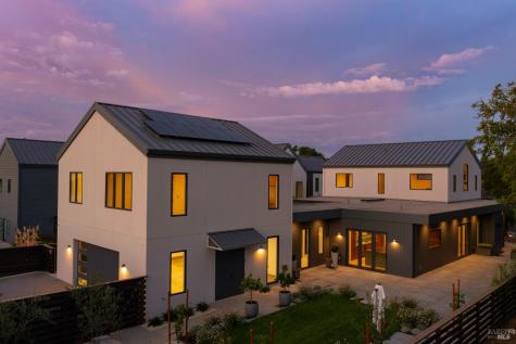 983 Grove Street Healdsburg CA 95448