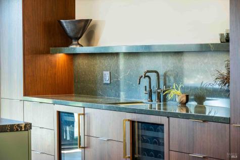 983 Grove Street Healdsburg CA 95448