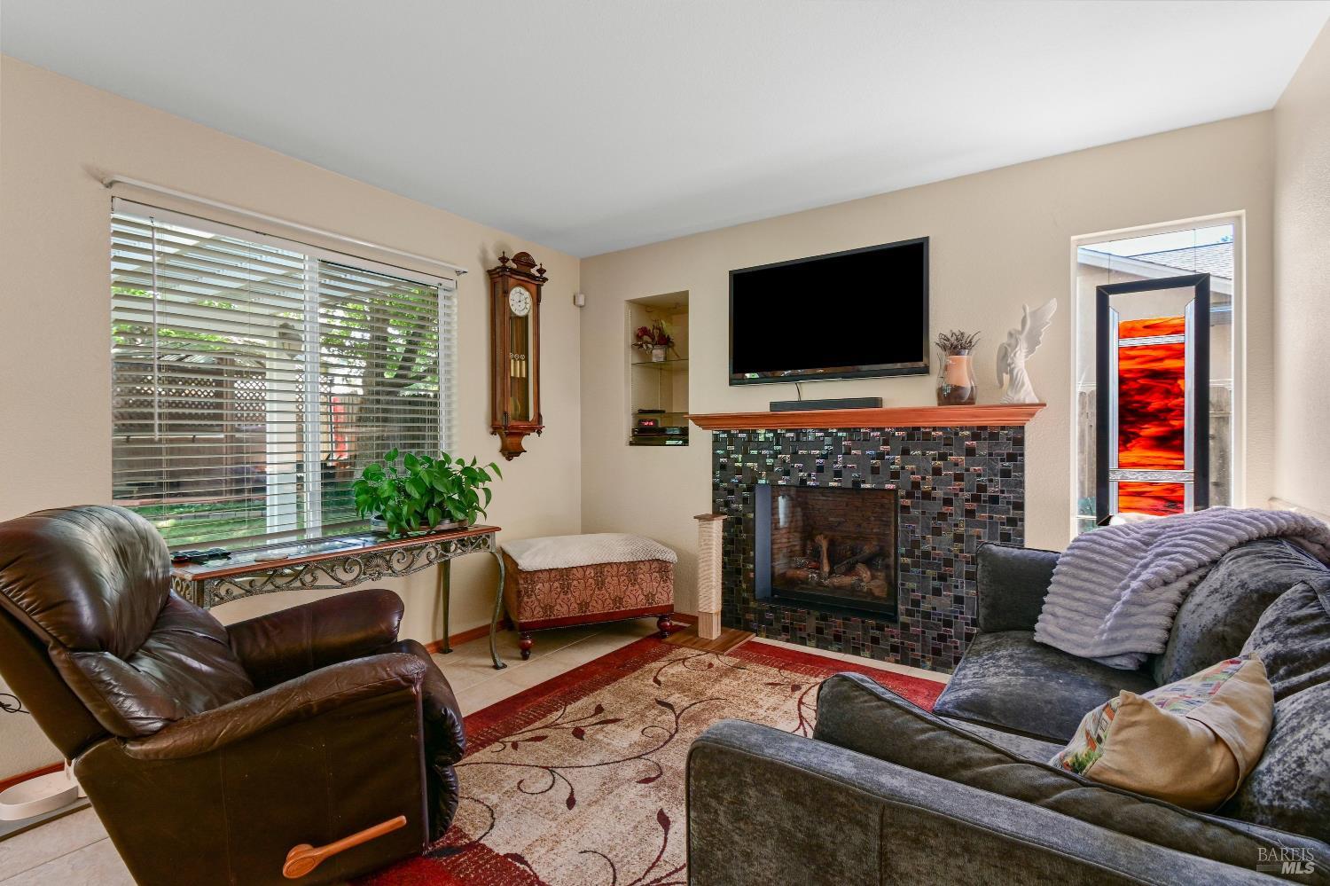1025 Cinnabar Way Vacaville CA 95687