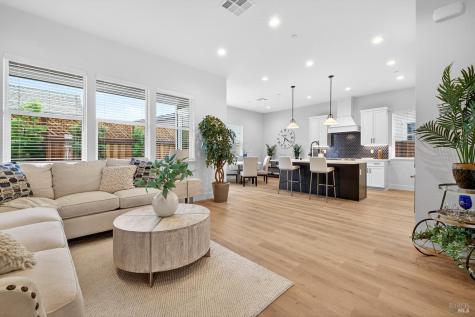 357 Cornell Street Windsor CA 9549