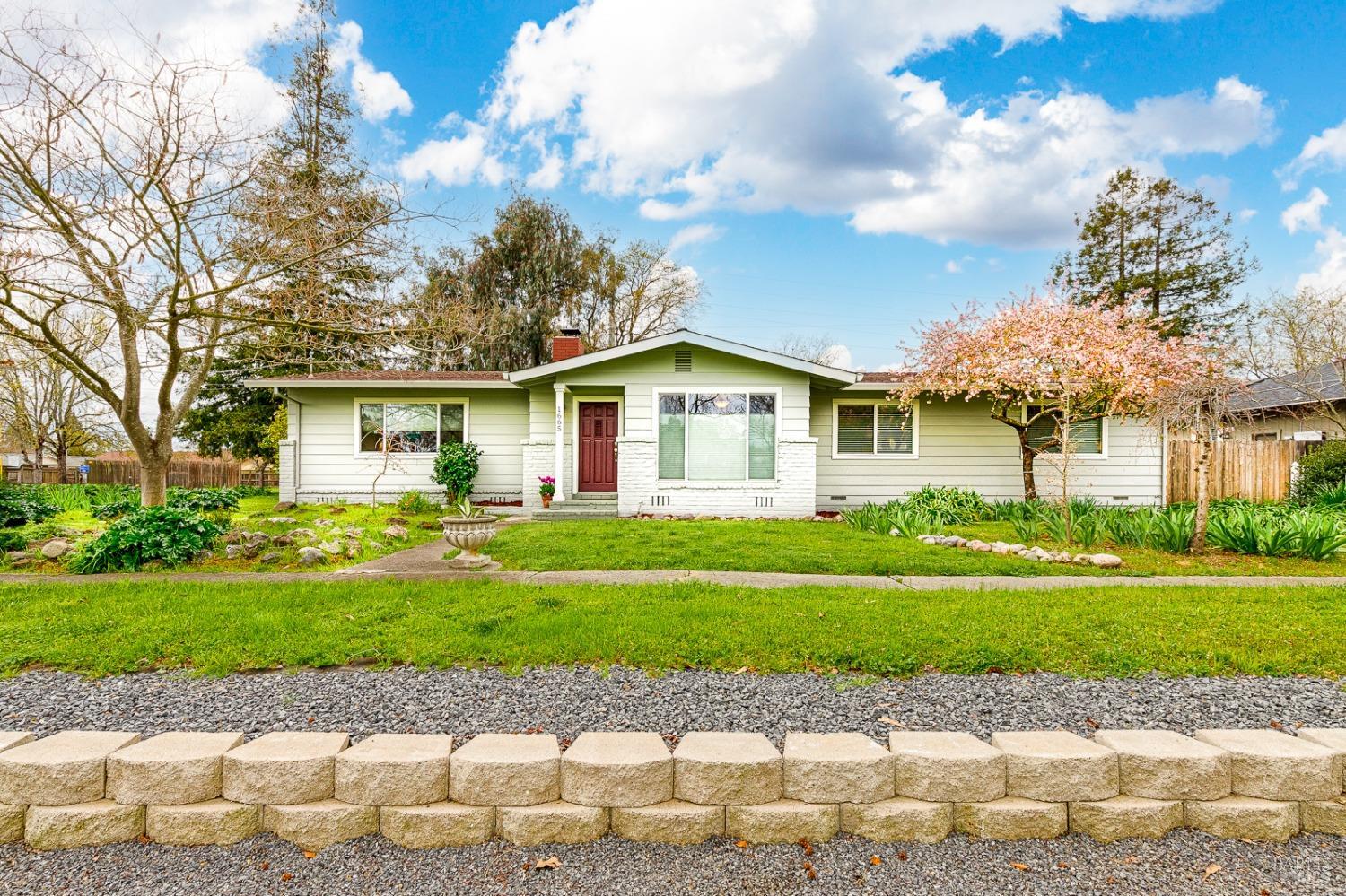 1665 Jennings Avenue Santa Rosa CA 95401