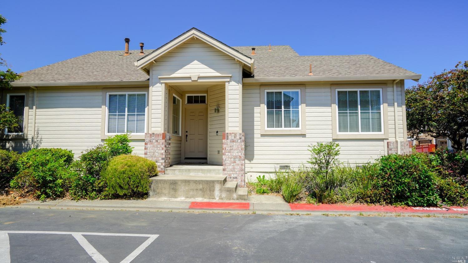 706 Briggs Place Petaluma CA 94954