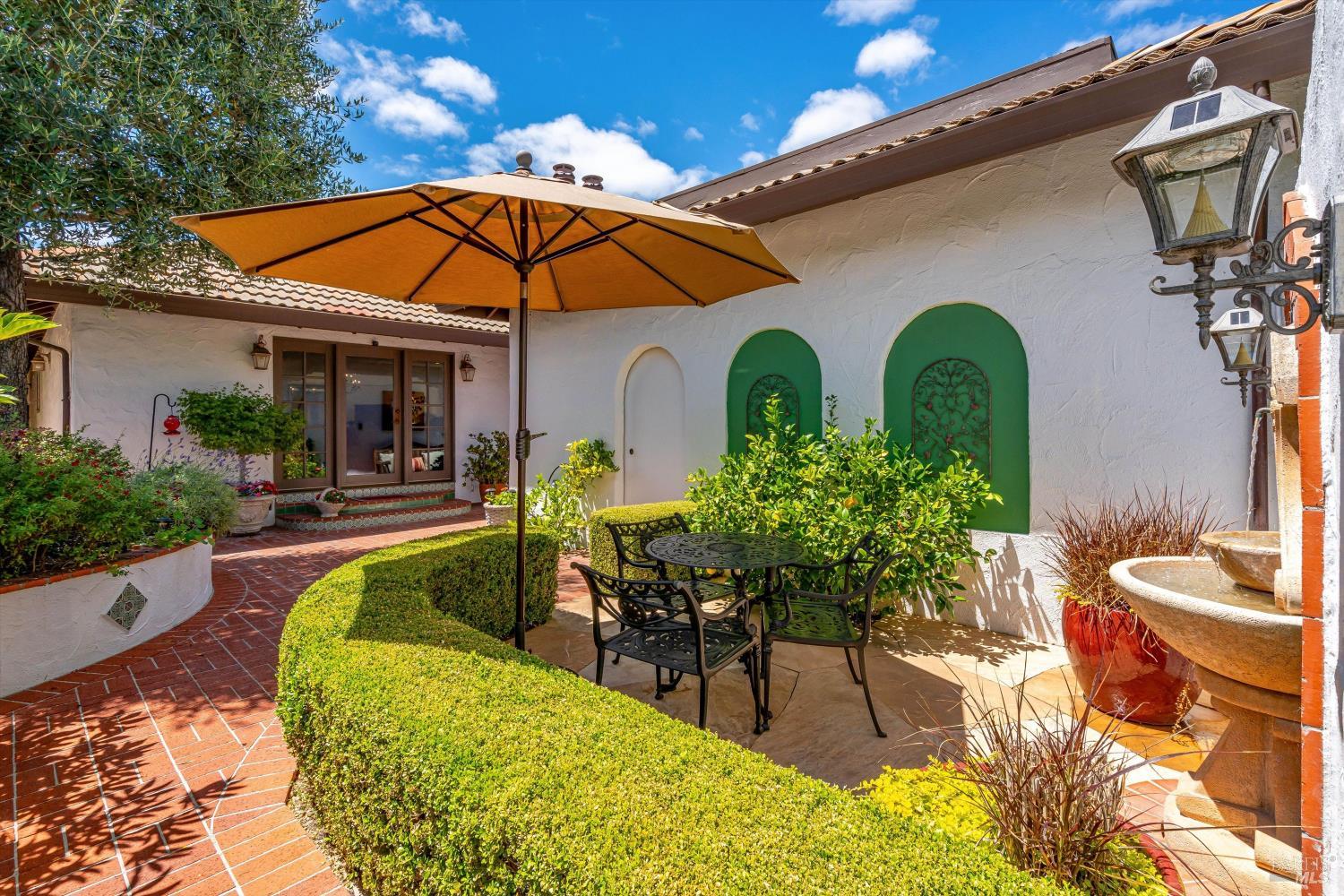 375 Las Casitas Court Sonoma CA 95476