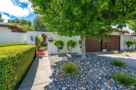 375 Las Casitas Court Sonoma CA 95476
