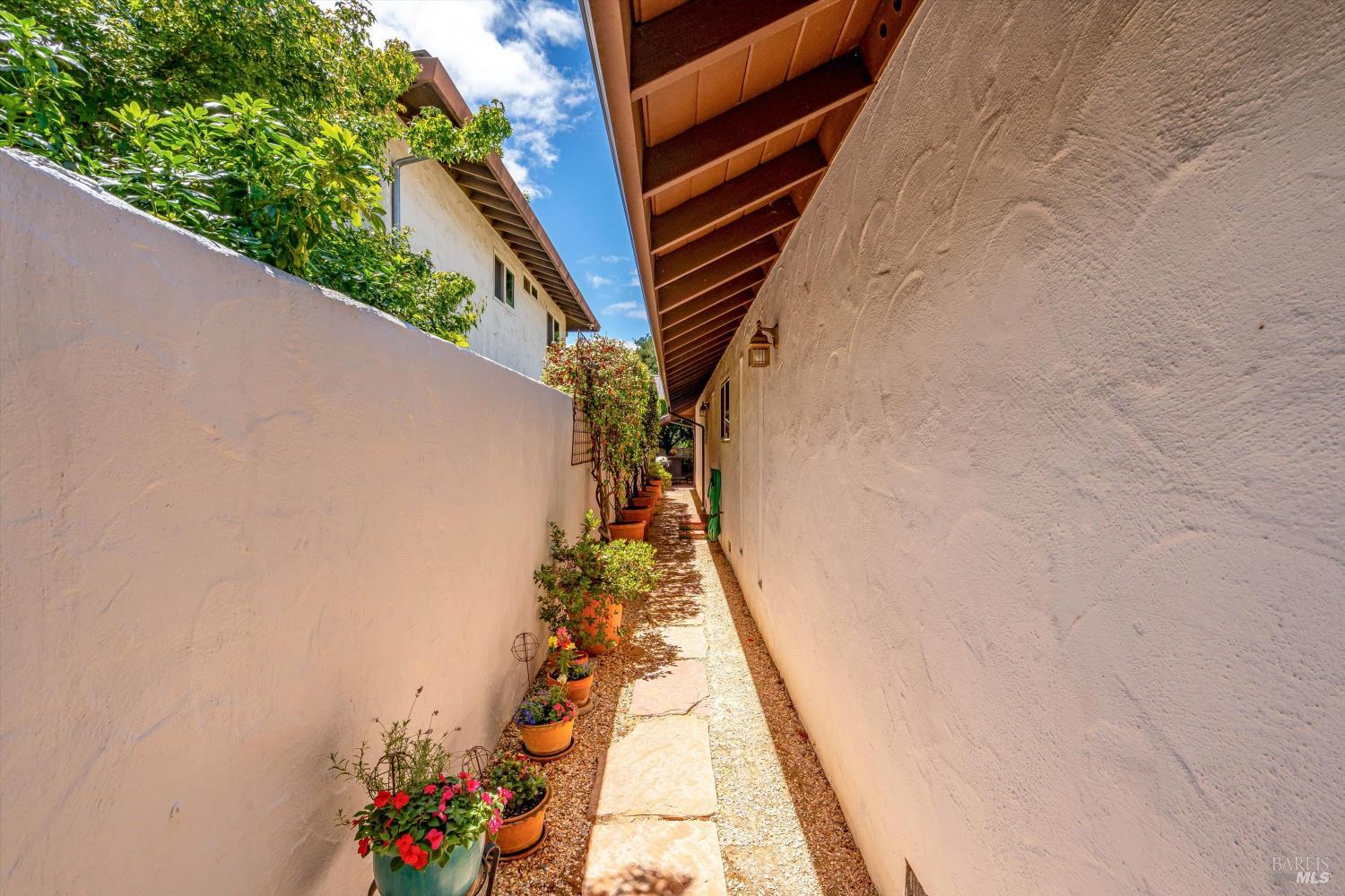 375 Las Casitas Court Sonoma CA 95476
