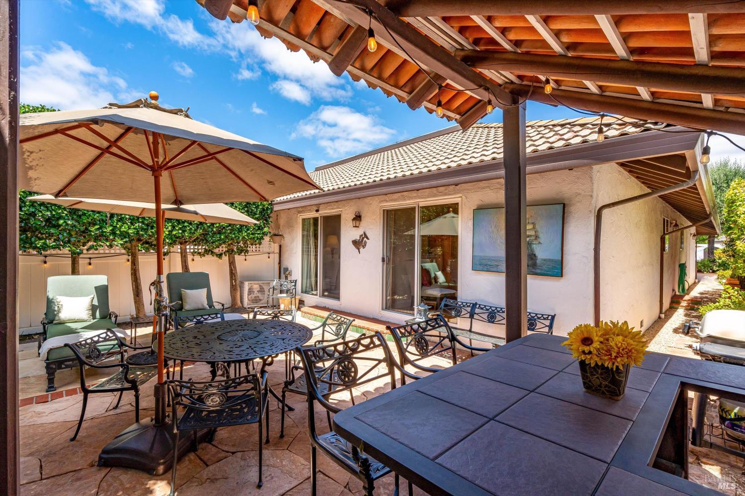 375 Las Casitas Court Sonoma CA 95476