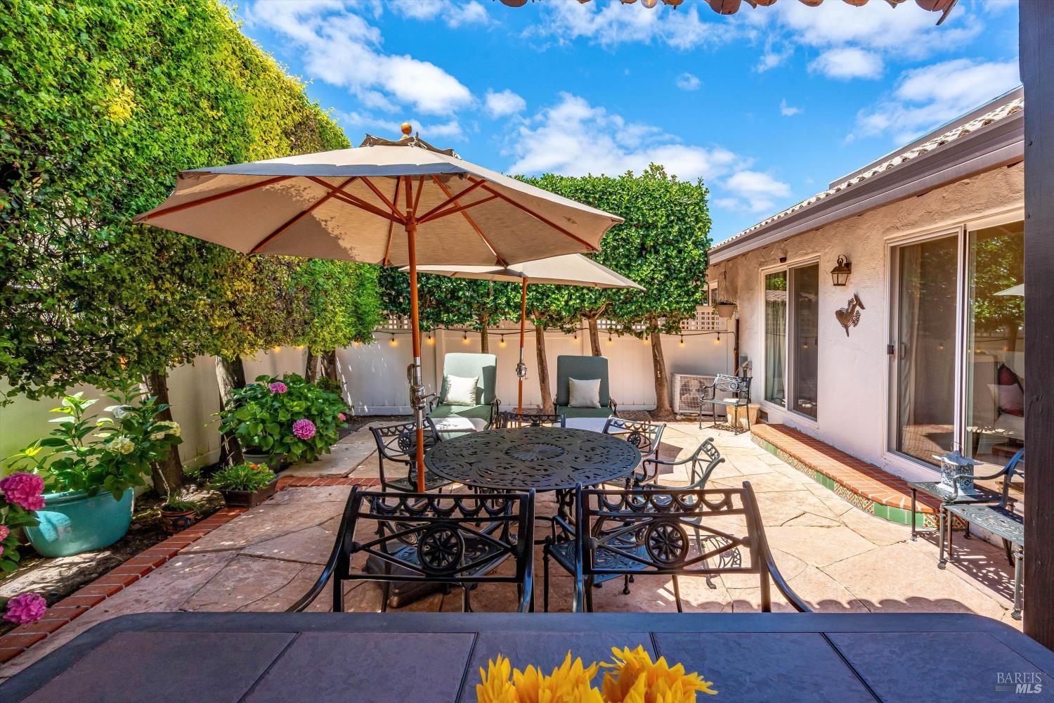 375 Las Casitas Court Sonoma CA 95476