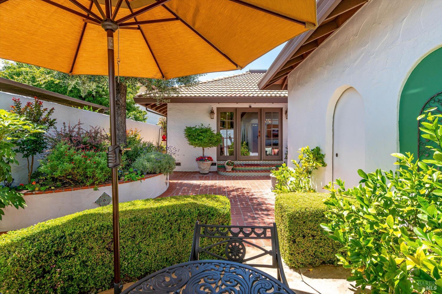 375 Las Casitas Court Sonoma CA 95476