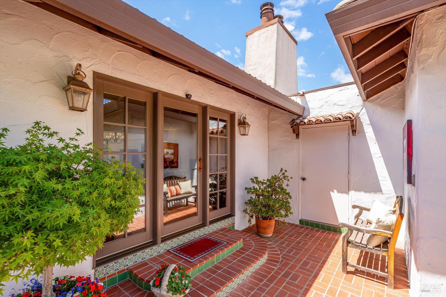 375 Las Casitas Court Sonoma CA 95476
