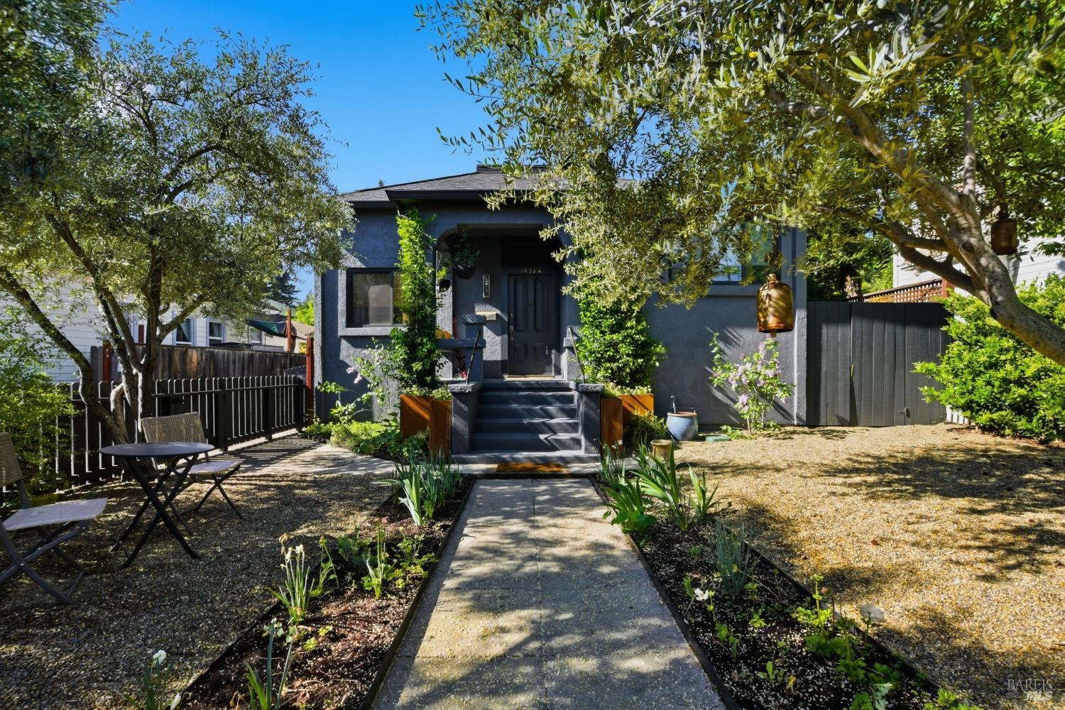 1433 Oak Avenue St. Helena CA 94574