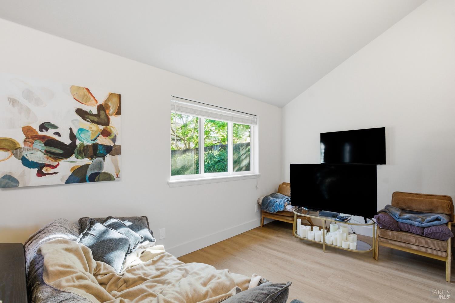 1433 Oak Avenue St. Helena CA 94574