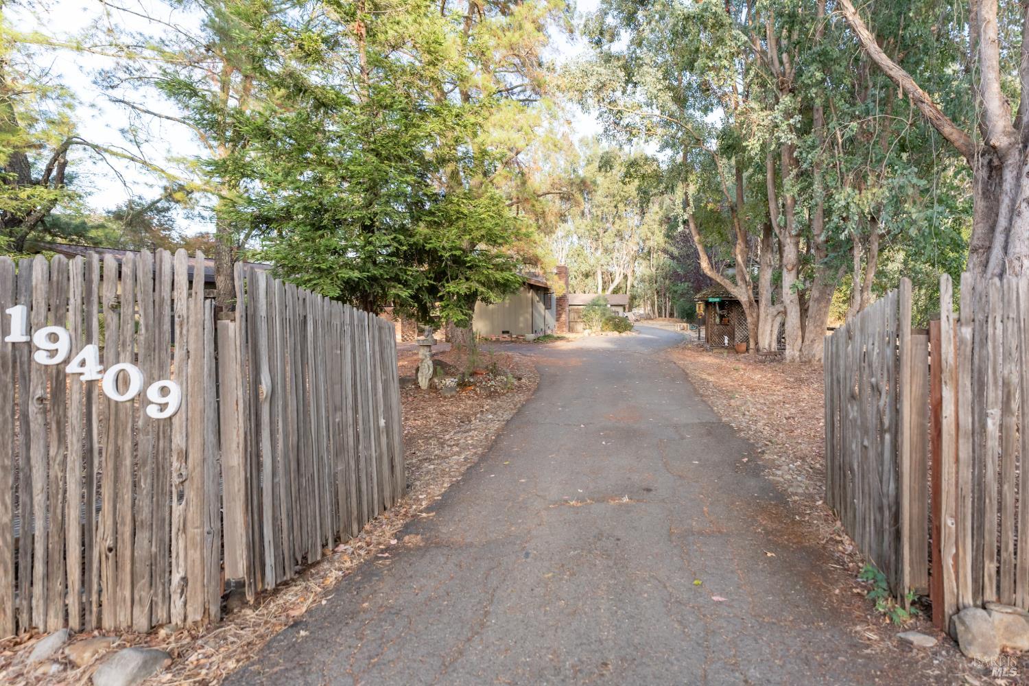 19409 Olive Avenue El Verano CA 95476