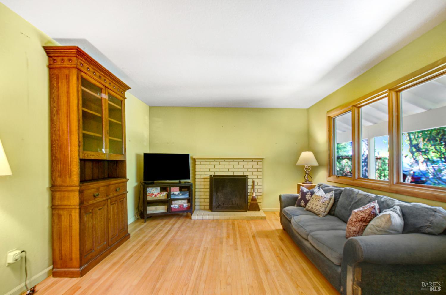 346 Lake Street Sonoma CA 95476