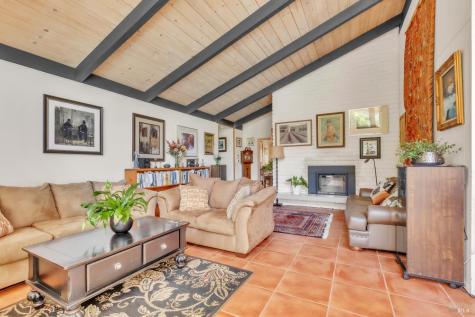 4552 Belmont Court Sonoma CA 95476