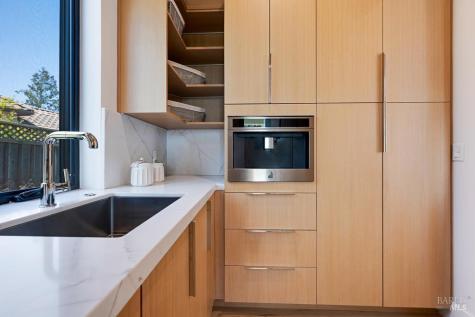 2240 Newgate Court Santa Rosa CA 95404