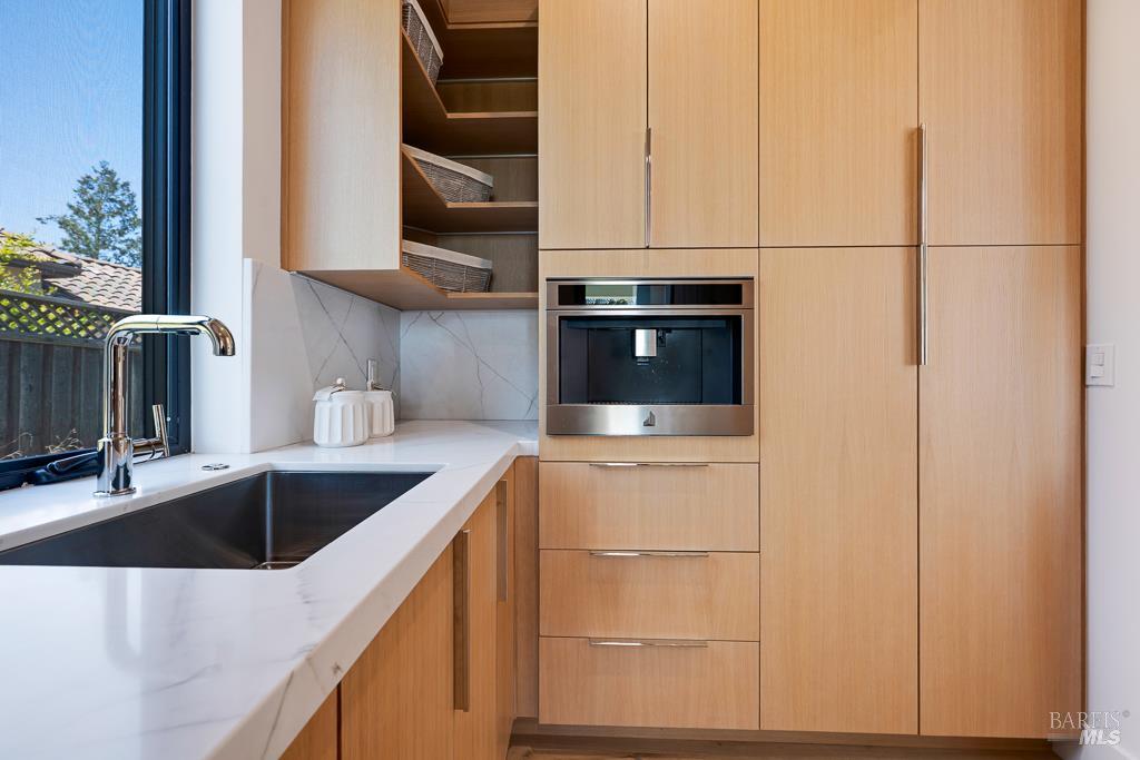 2240 Newgate Court Santa Rosa CA 95404