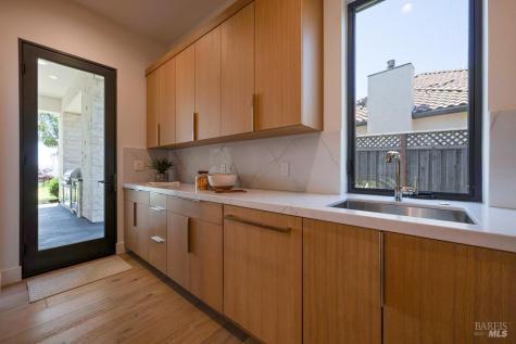 2240 Newgate Court Santa Rosa CA 95404