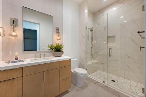 2240 Newgate Court Santa Rosa CA 95404