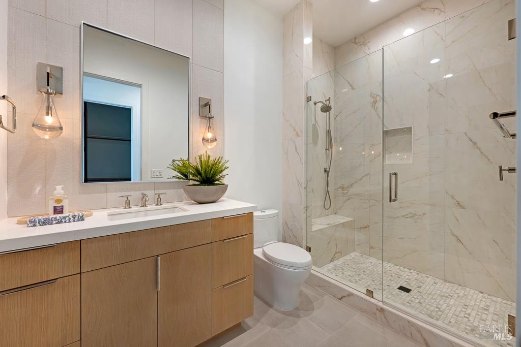 2240 Newgate Court Santa Rosa CA 95404