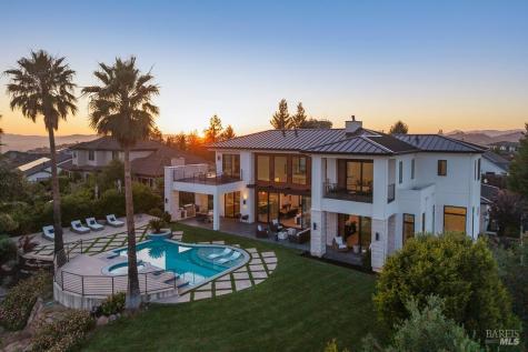 2240 Newgate Court Santa Rosa CA 95404