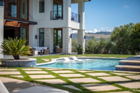2240 Newgate Court Santa Rosa CA 95404