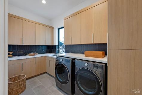 2240 Newgate Court Santa Rosa CA 95404