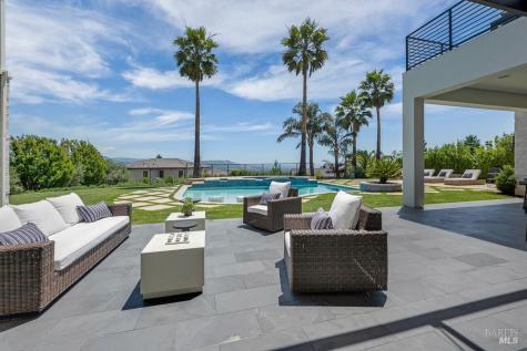 2240 Newgate Court Santa Rosa CA 95404