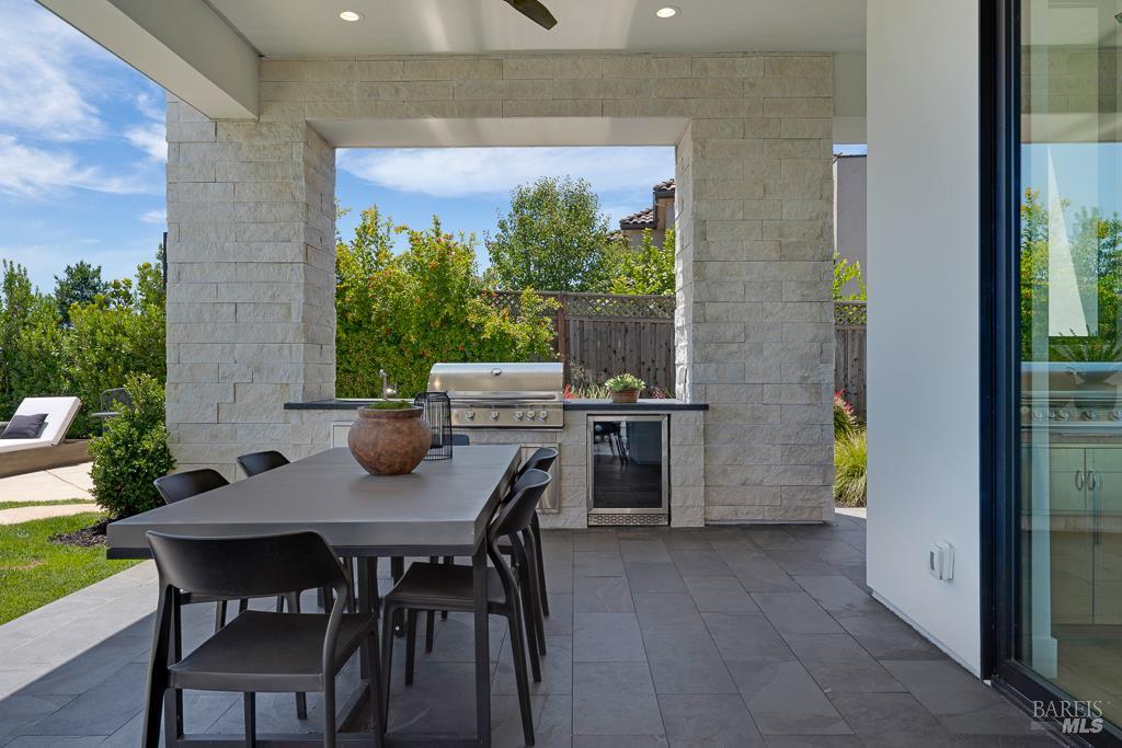 2240 Newgate Court Santa Rosa CA 95404