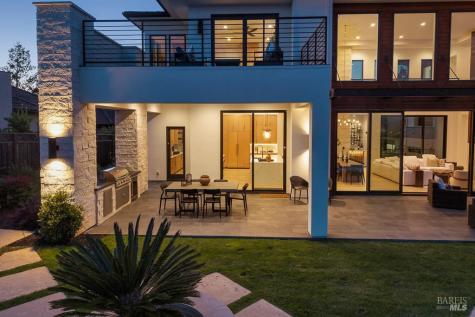 2240 Newgate Court Santa Rosa CA 95404