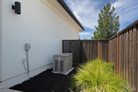 2240 Newgate Court Santa Rosa CA 95404