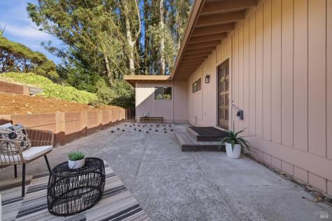 2455 Bloomfield Road Sebastopol CA 95472