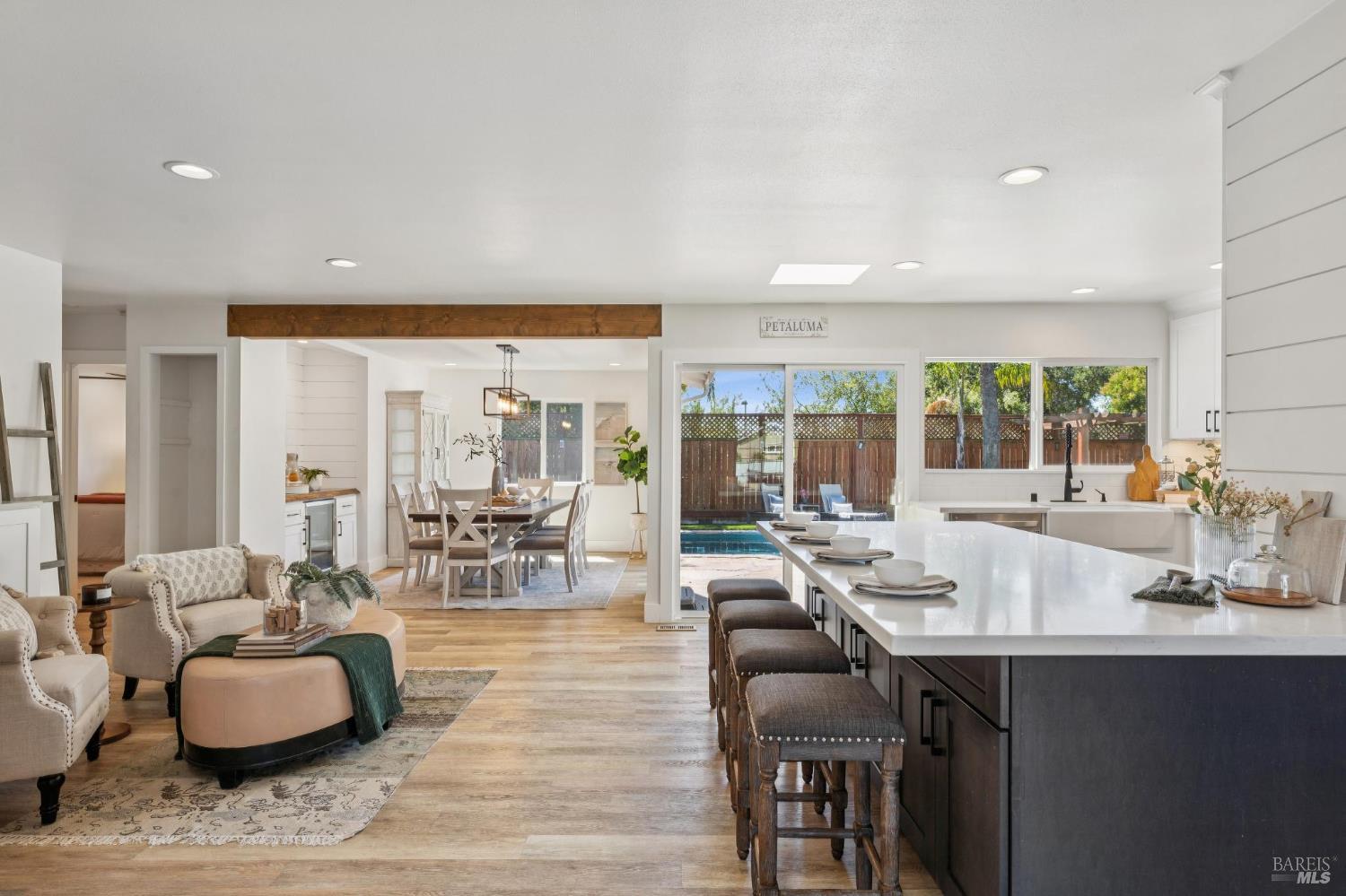 1549 Creekside Drive Petaluma CA 94954