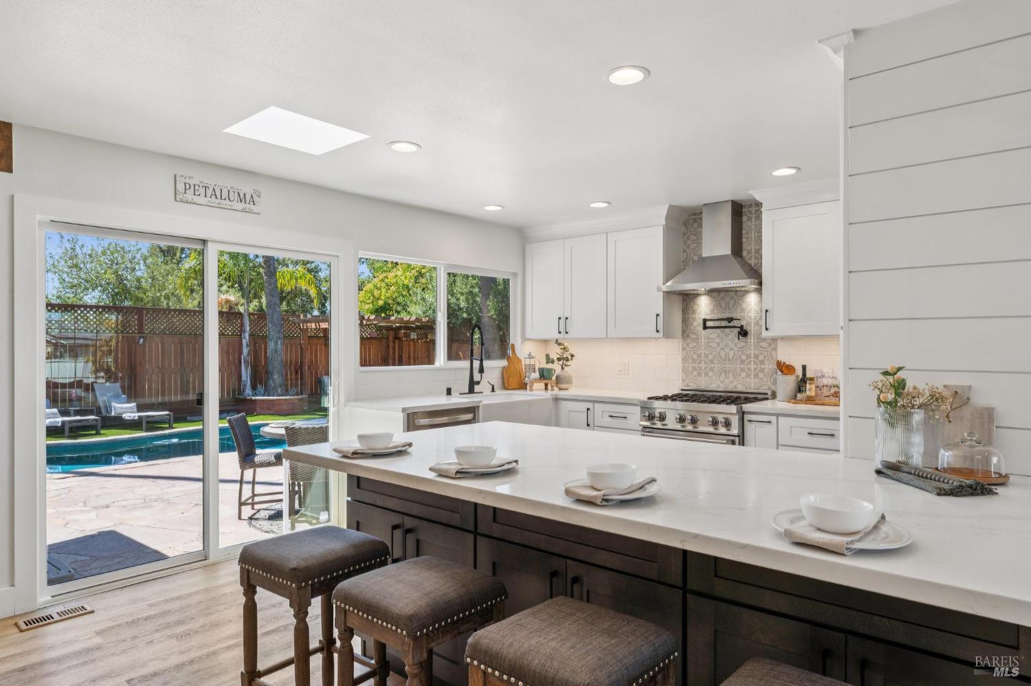 1549 Creekside Drive Petaluma CA 94954
