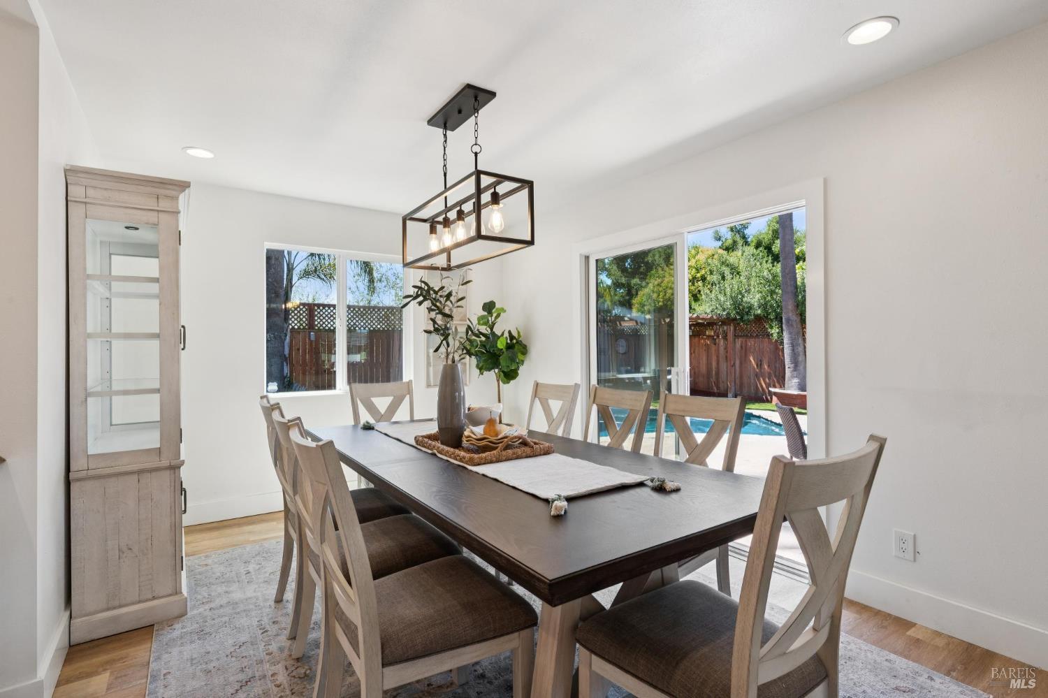 1549 Creekside Drive Petaluma CA 94954