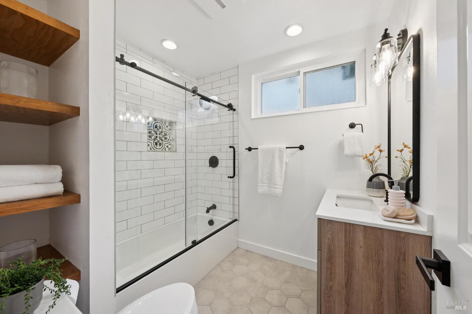 1549 Creekside Drive Petaluma CA 94954