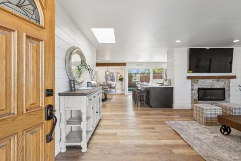 1549 Creekside Drive Petaluma CA 94954