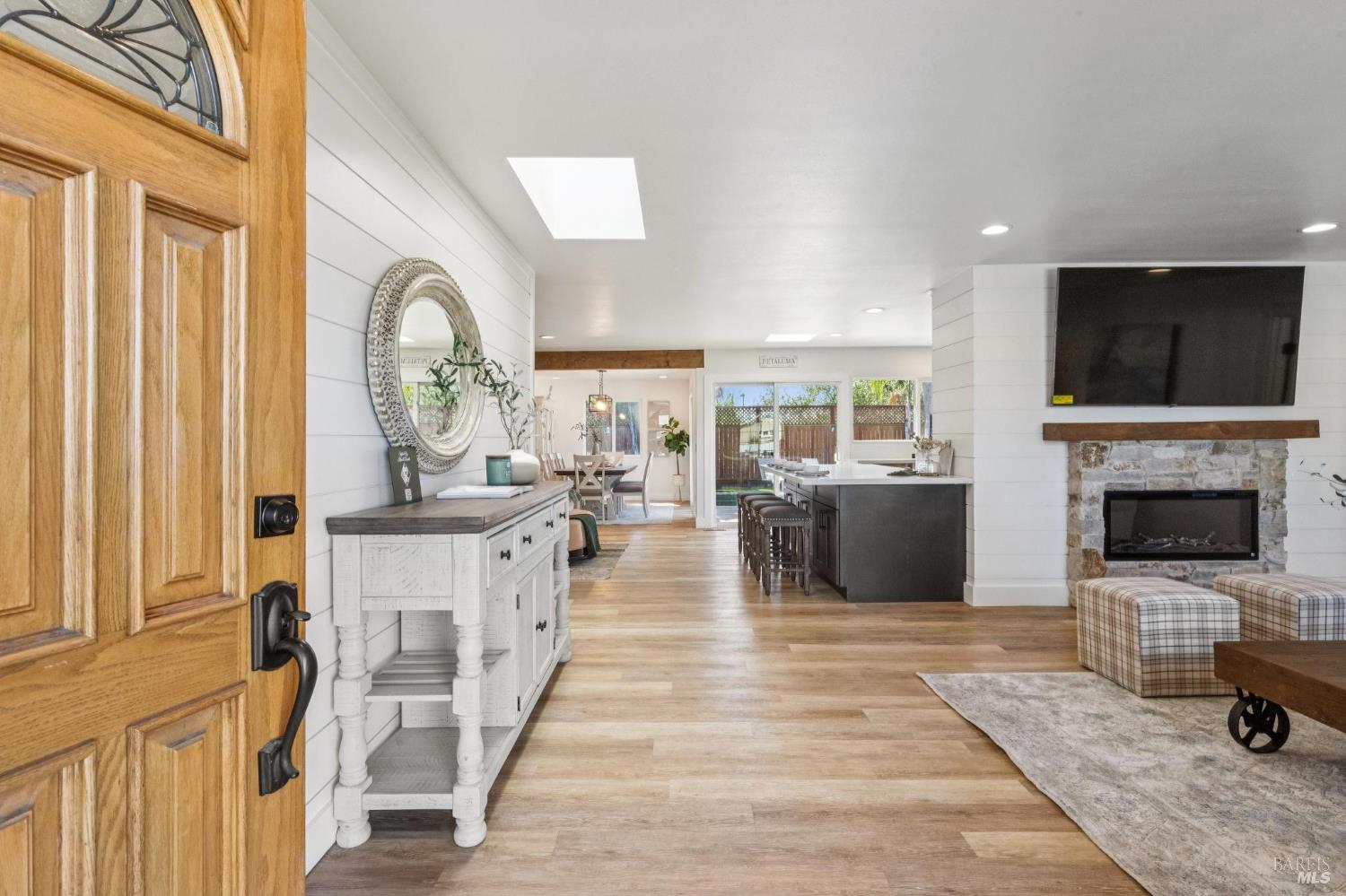 1549 Creekside Drive Petaluma CA 94954