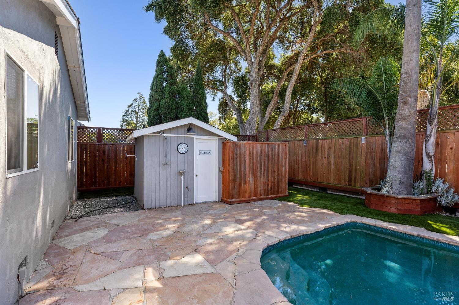 1549 Creekside Drive Petaluma CA 94954