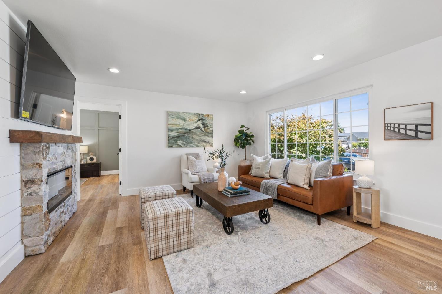 1549 Creekside Drive Petaluma CA 94954