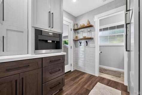 1916 Marian Lane Santa Rosa CA 95405