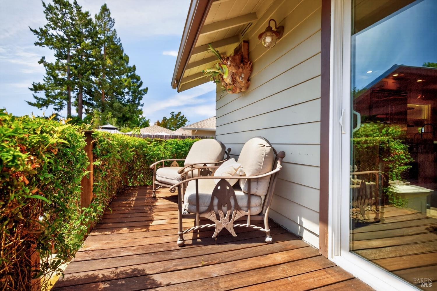 1916 Marian Lane Santa Rosa CA 95405