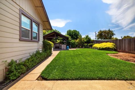 1916 Marian Lane Santa Rosa CA 95405