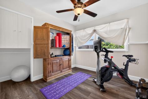 1916 Marian Lane Santa Rosa CA 95405