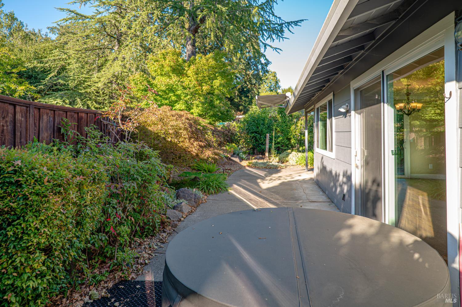 6401 Meadow Creek Lane Santa Rosa CA 95409