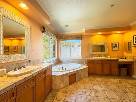 121 Zinfandel Court Cloverdale CA 95425